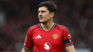 مفاجأة بشأن مستقبل هاري ماجواير مع مانشستر يونايتد بعد تلميحات مايكل كاريك الجديدة